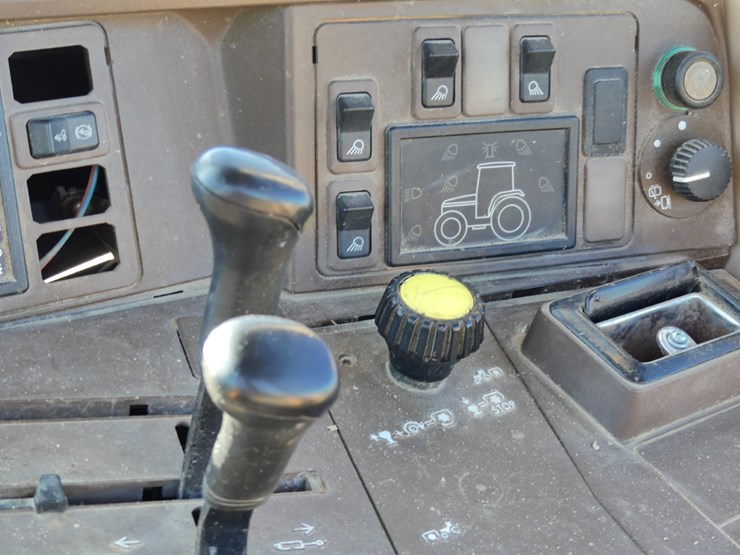 2001-john-deere-6210-image-18