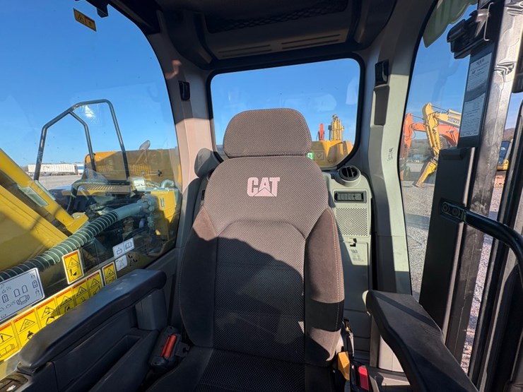 2021-caterpillar-330-image-51