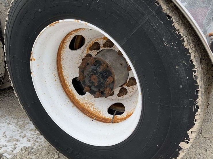 2014-freightliner-cascadia-125-image-24