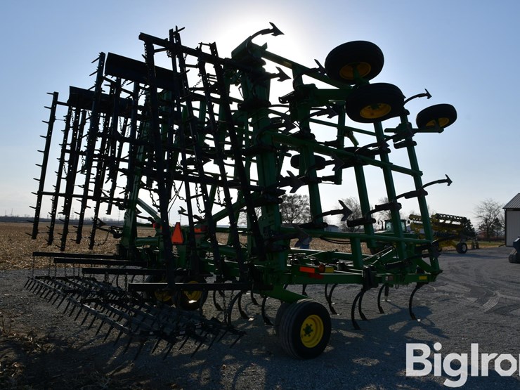 john-deere-2210-image-5