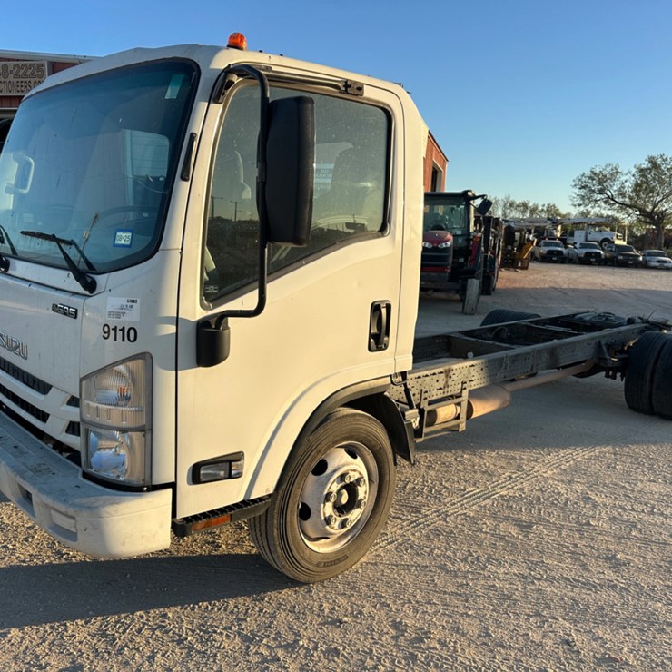 2021 ISUZU NPR