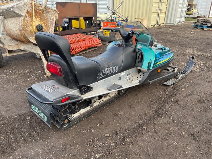 #1044-•-1996-ski-doo-touring-sle500-snowmobile-image-5