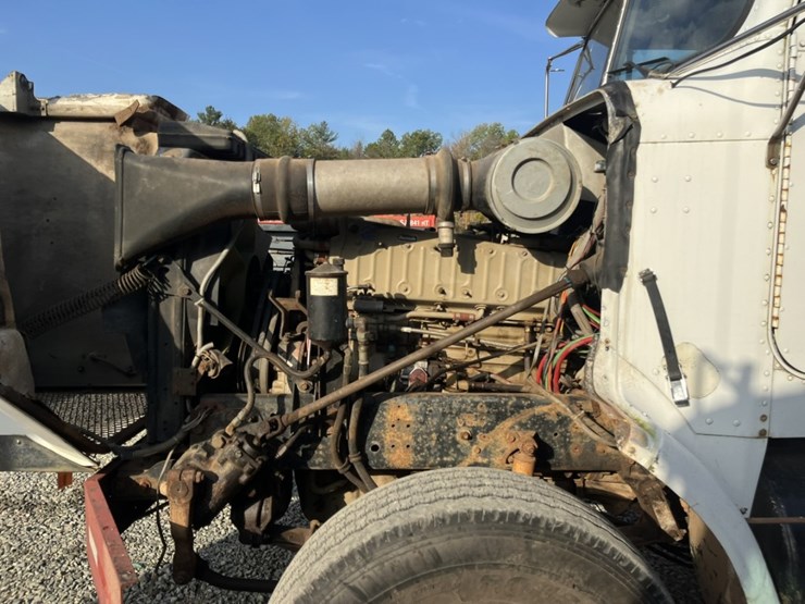 #2201-•-1988-freightliner-mb80-tandem-axle-dump-truck-image-32