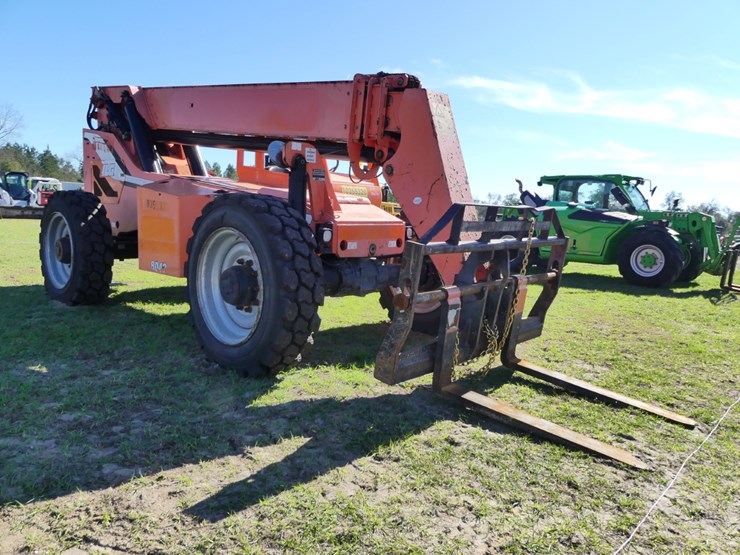 2015-jlg-8042-image-2