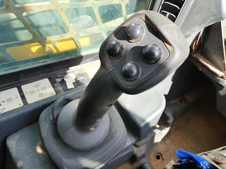 2013-deere-333e-image-14