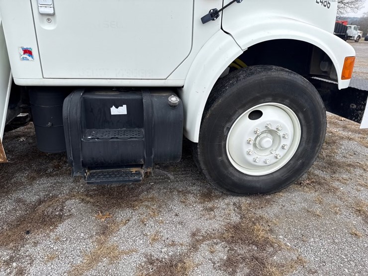 2000-international-4900-image-14