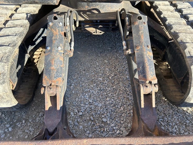 caterpillar-307-image-37