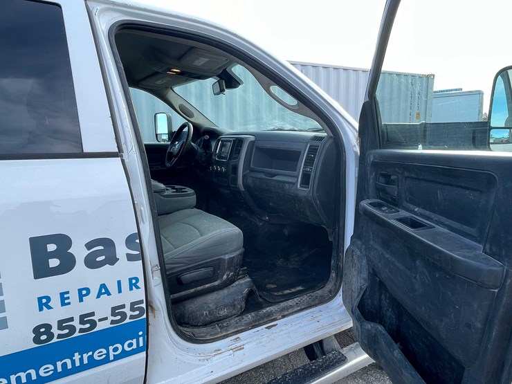 2016-ram-2500-tradesman-image-49