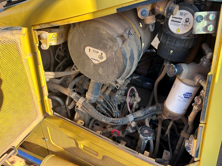 komatsu-d61pxi-24-image-36