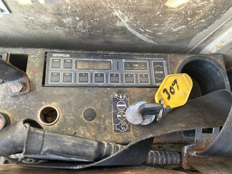 caterpillar-307-image-58