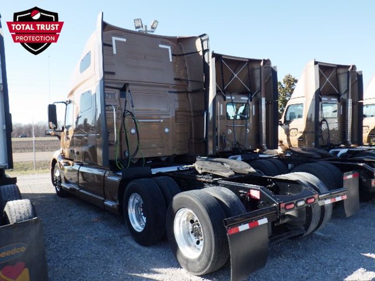 2023-volvo-vnl-760-image-14