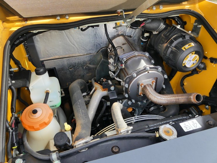 2020-deere-317g-image-9