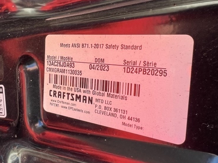 2023-craftsman-r110-ride-on-mower-image-9