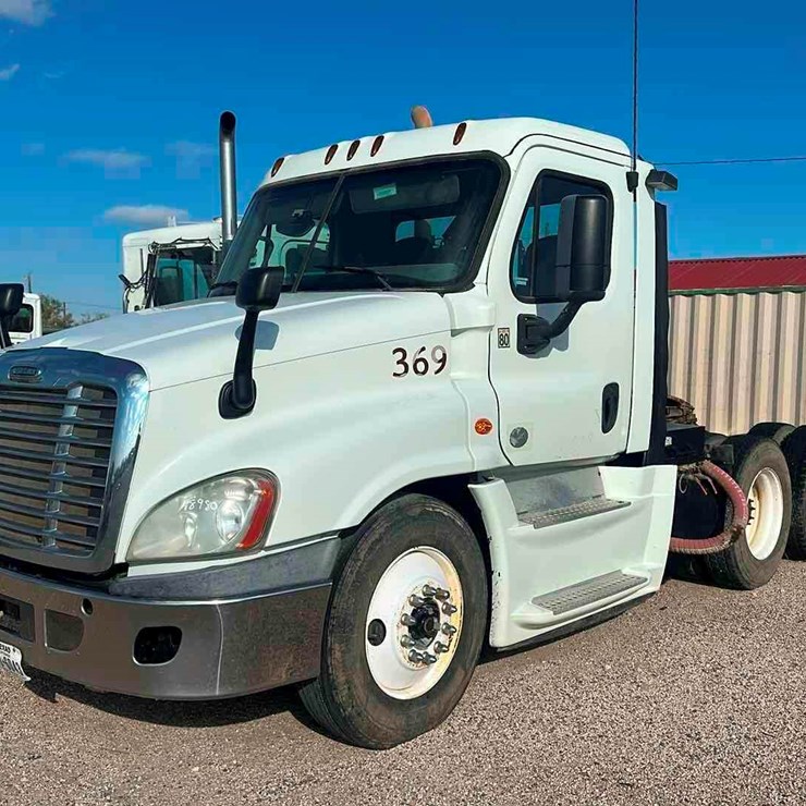 2014 FREIGHTLINER CASCADIA