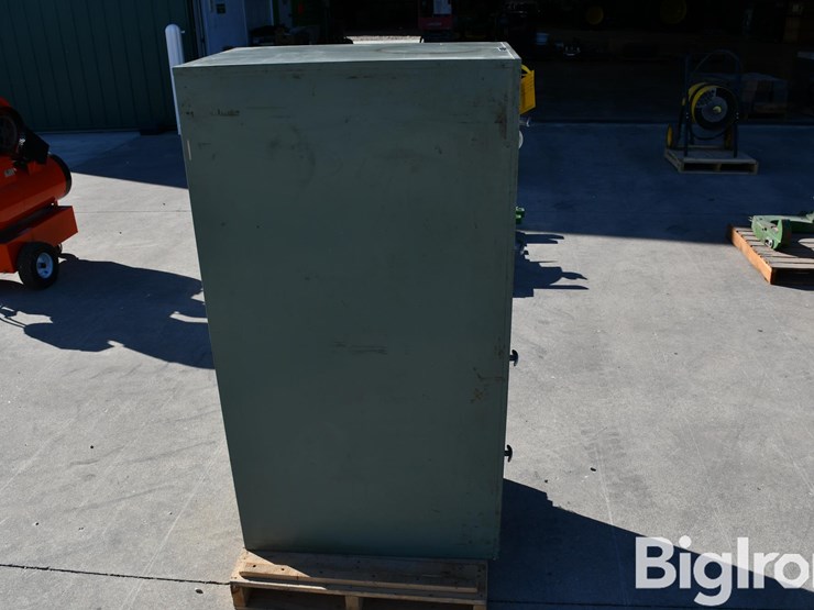 metal-filing-cabinet-image-4