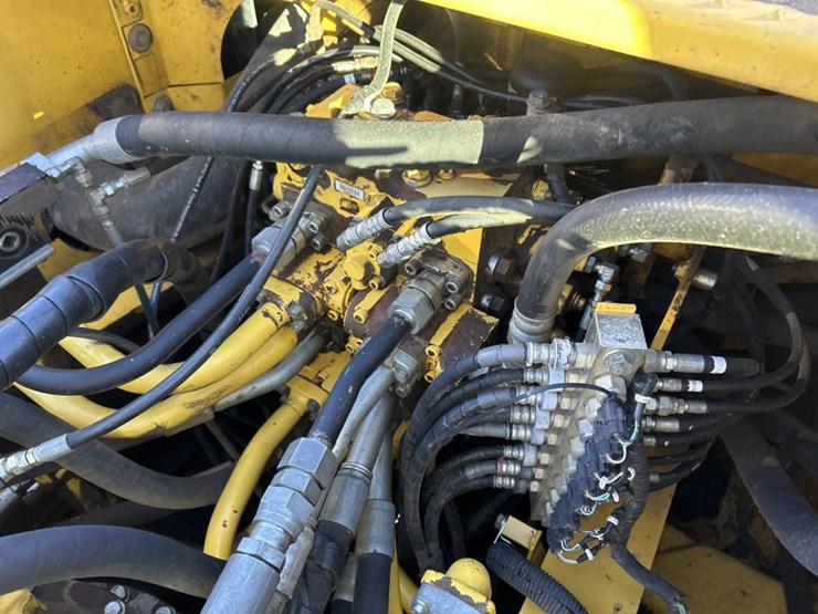 2014-komatsu-pc360-lc-10-image-42