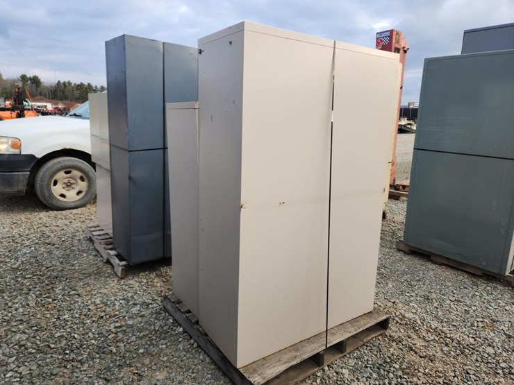 #6047-•-(2)-cabinets-image-3