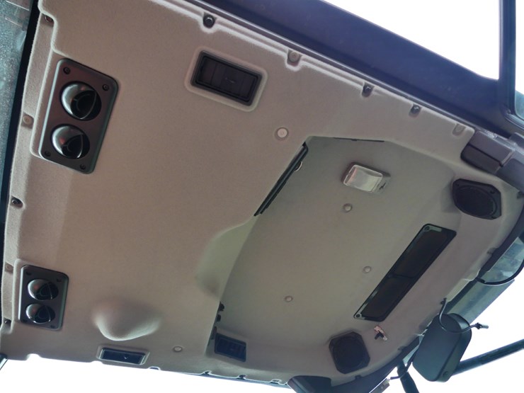 kubota-lx2620-image-15