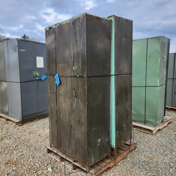 #6040 • (2) Lockers