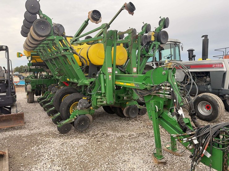 2013-john-deere-1790-image-3