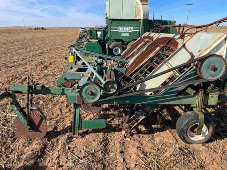 kmc-peanut-digger-image-11