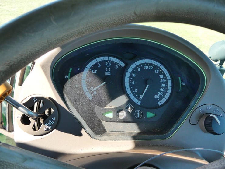 2017-john-deere-6195r-image-16