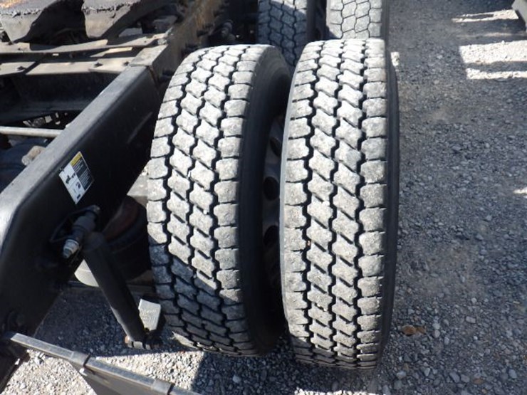 2016-peterbilt-579-image-9