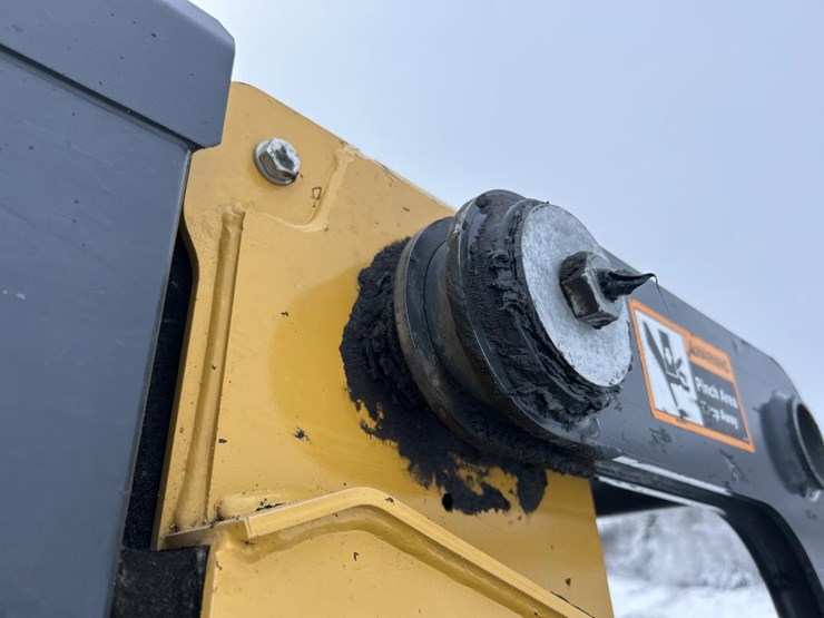 2019-deere-331g-image-26