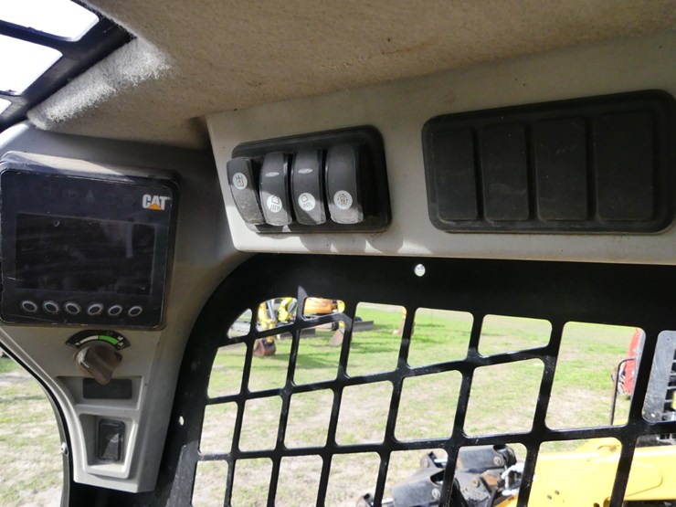 2019-caterpillar-259d-image-17