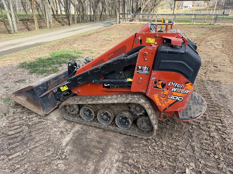 2019-ditch-witch-sk800-image-1