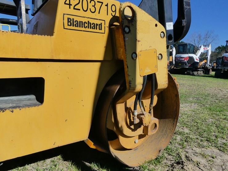 2011-caterpillar-cb34-image-6