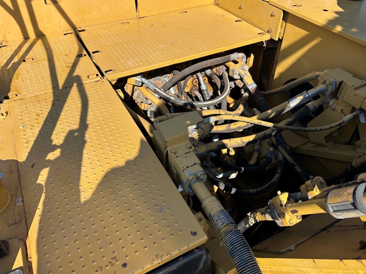 caterpillar-349el-image-60