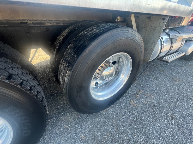 2004-mack-granite-cv713-image-16