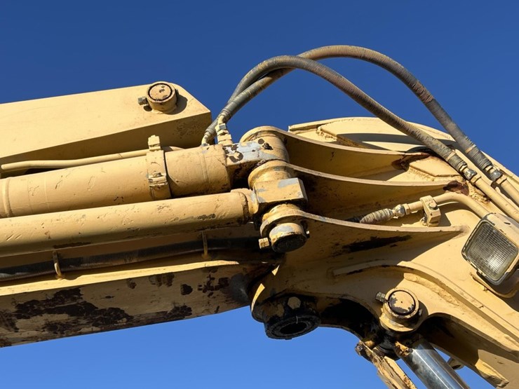 caterpillar-307-image-29