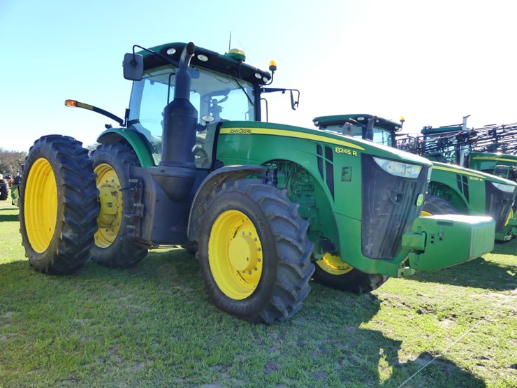 2017-john-deere-8245r-image-2