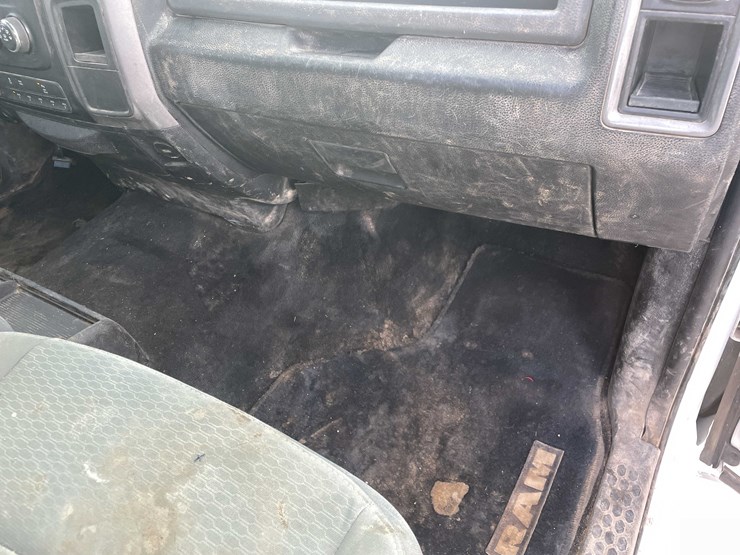 2016-ram-2500-tradesman-image-105