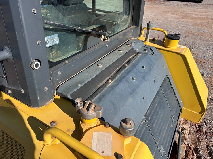 komatsu-d61pxi-24-image-41