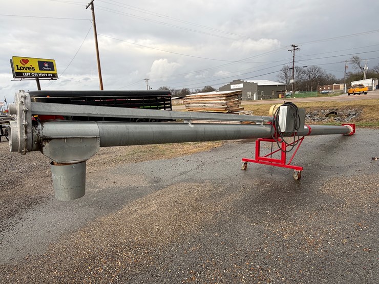 hutchinson-10x30-image-1