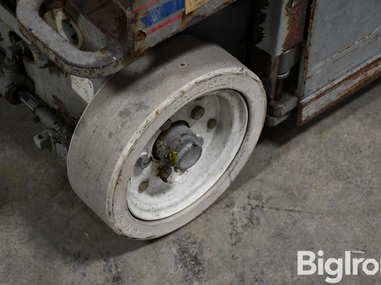 2006-skyjack-sjii-3219-scissor-lift-image-16