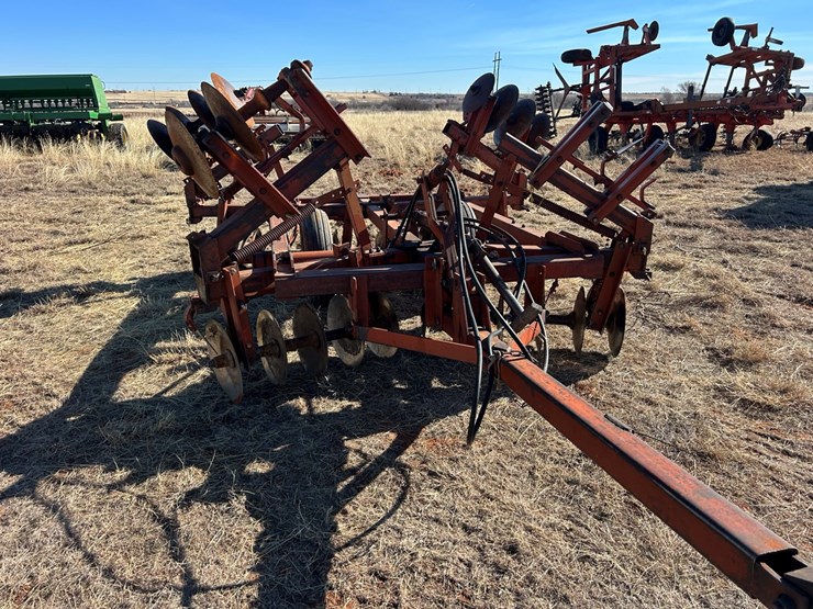 #80-•-international-disc-image-2