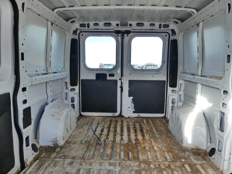 2016-dodge-1500-image-13