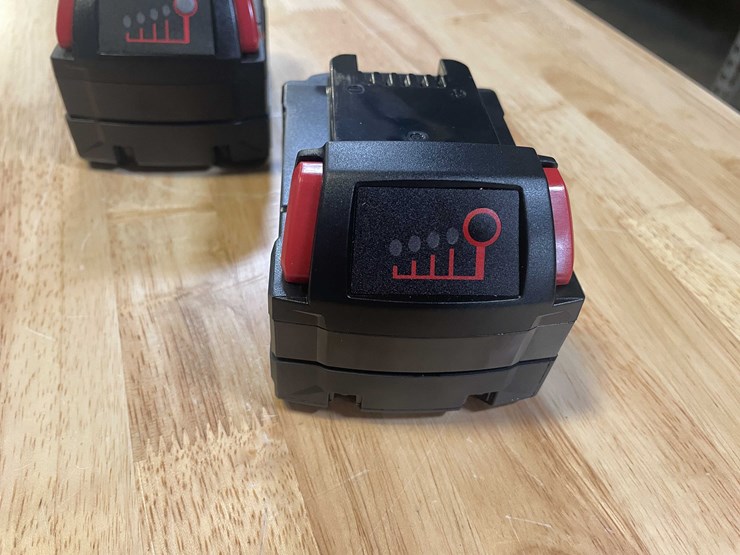 #2044-•-(2)-milwaukee-compatible-18v-8.0ah-batteries-(pr11)-image-3