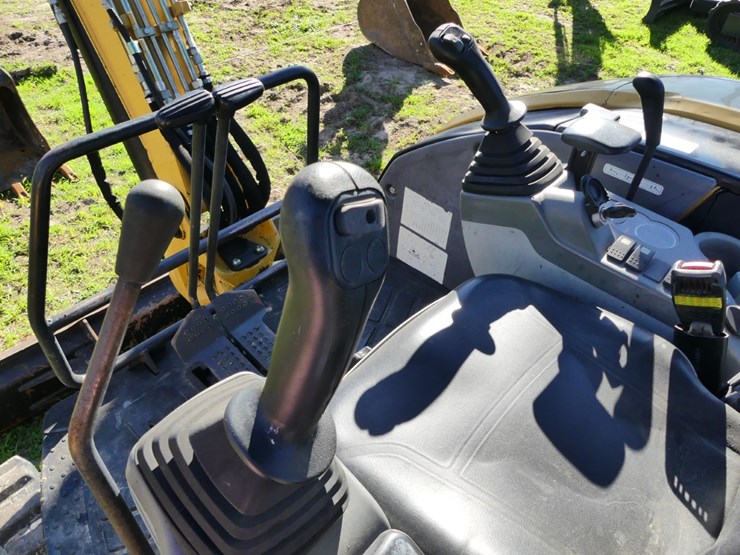 2011-caterpillar-304d-cr-image-12