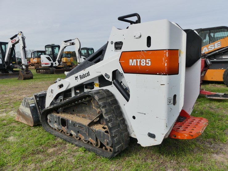 2019-bobcat-mt85-image-4