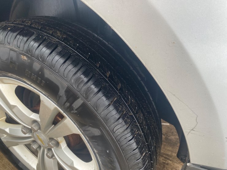 2015-chevrolet-equinox-lt-image-24