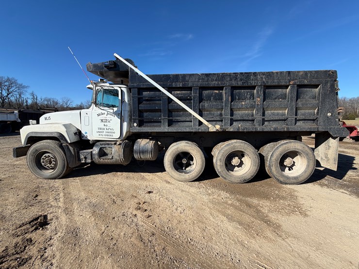 2011-mack-rd688s-image-8
