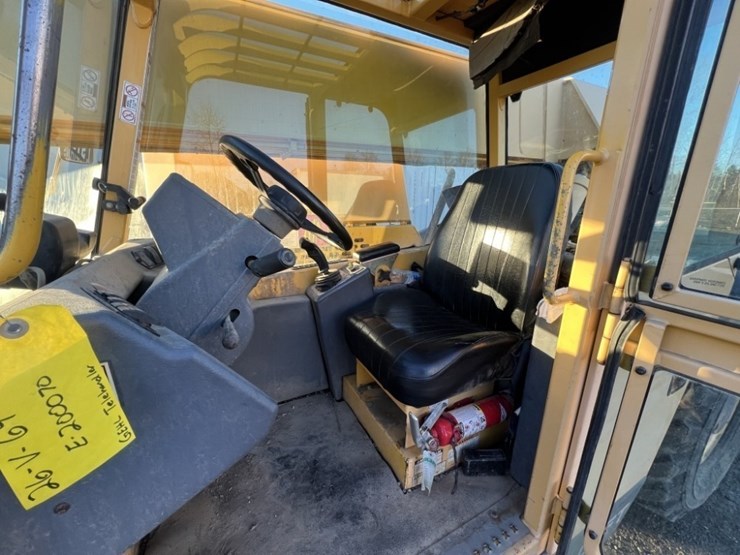 2004-gehl-dl10h44-image-19