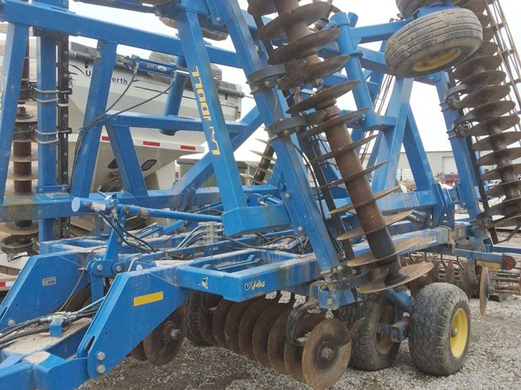 land-7431-29ft-disc,-vertical-tillage,-with-rear-basket,-walking-tandems,-19''-front-blades,-nice-image-2