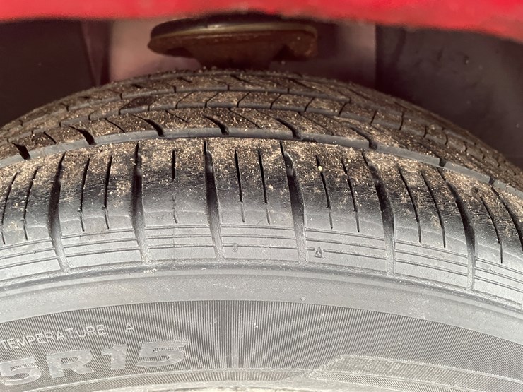 #1005-•-2004-pontiac-grand-am-sedan-(has-wi-title)-image-14