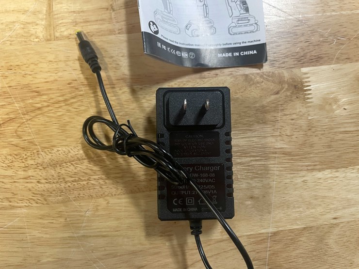 #2040-•-dewalt-style-20v-mini-cordless-chainsaw-kit-with-(2)-batteries,-charger,-and-case-(pr12)-image-11